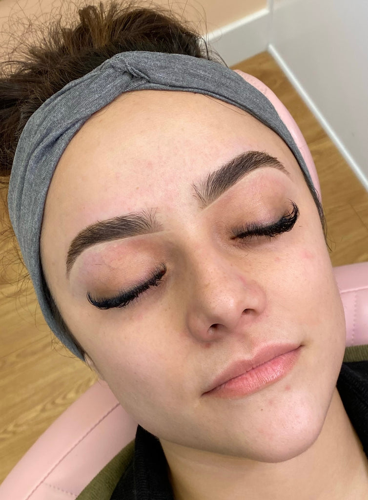 Hybrid Brow Tint: Extra-Long Lasting Brow Perfection